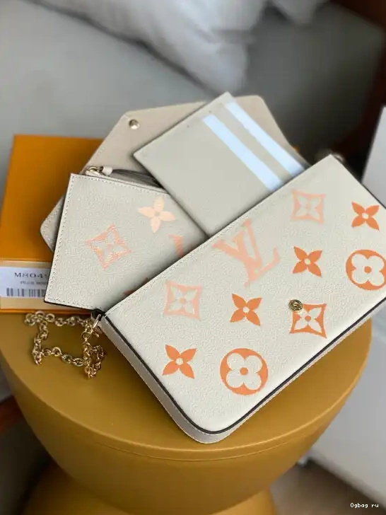 POCHETTE FÉLICIE VUITTON LOUIS 0612